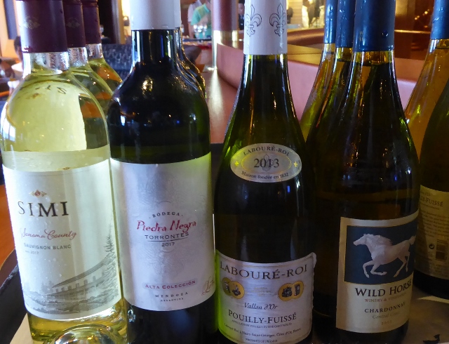 This time, it was a SPEED Wine Tasting of 4 different white wines.